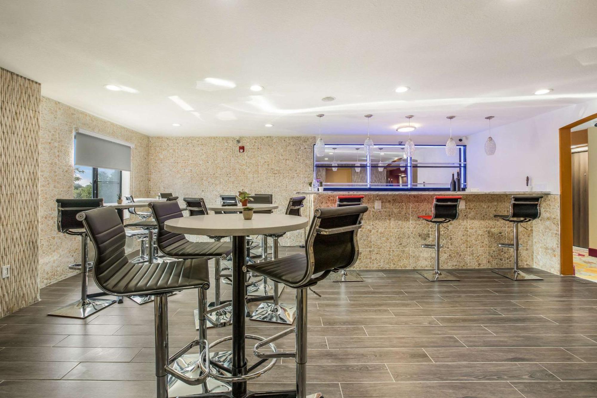 The Leo Collection Detroit, Ascend Hotel Collection Lincoln Park Extérieur photo