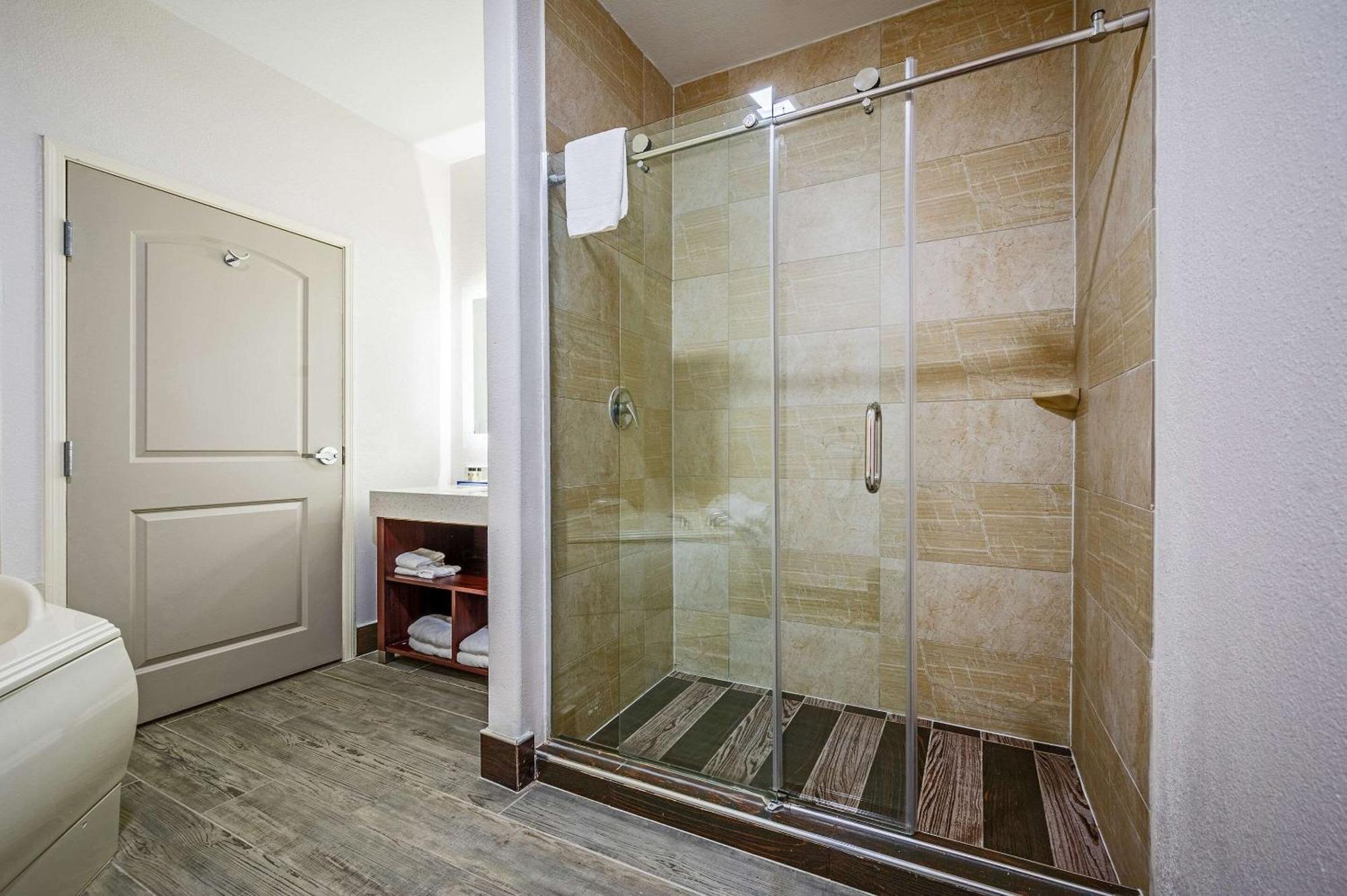 The Leo Collection Detroit, Ascend Hotel Collection Lincoln Park Extérieur photo