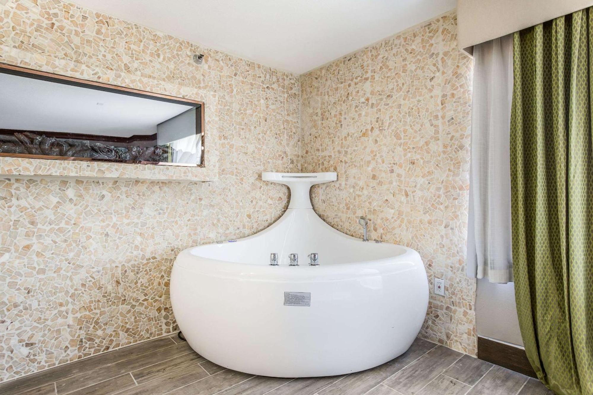 The Leo Collection Detroit, Ascend Hotel Collection Lincoln Park Extérieur photo